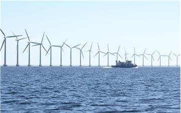 Trang trại điện gió ngoài khơi có thể là điểm sạc cho tàu điện